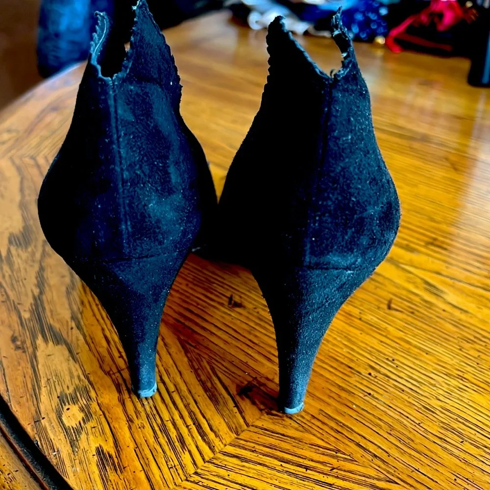 MissDivaFromUK BlackSuede 3”pierced heel (curved) ScallopedTrim Splitsuede@ankle